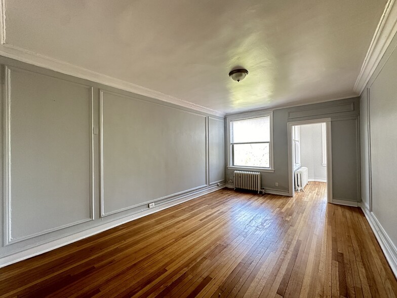 Building Photo - 1361 W Estes Ave