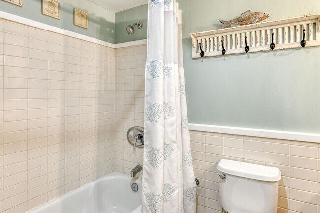 Building Photo - Romantic Getaway 5317