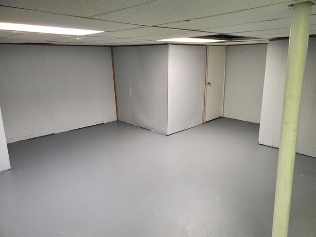 Building Photo - 8224 Riverdale St