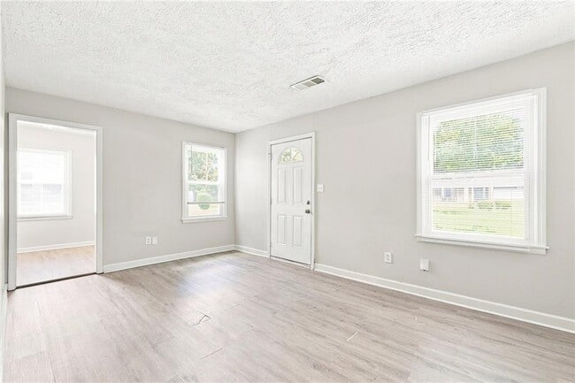 Building Photo - 2123 Blayton Ln SE