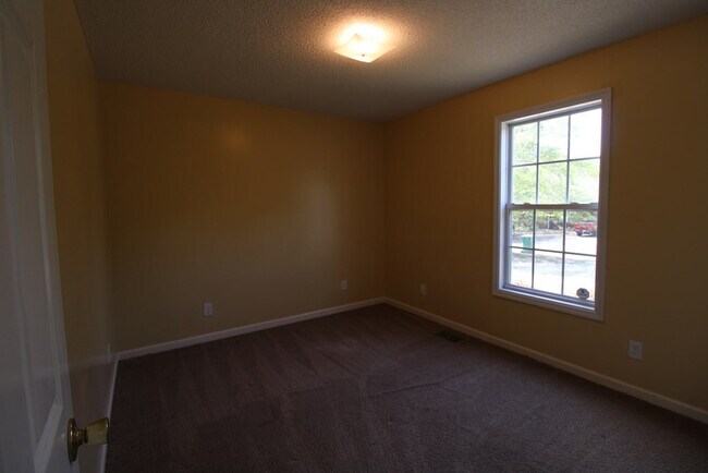Building Photo - 2545 Autumn Terrace