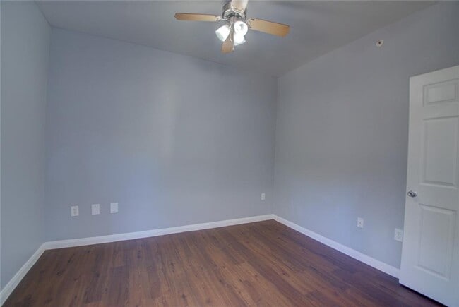 Building Photo - 2320 Gracy Farms Ln