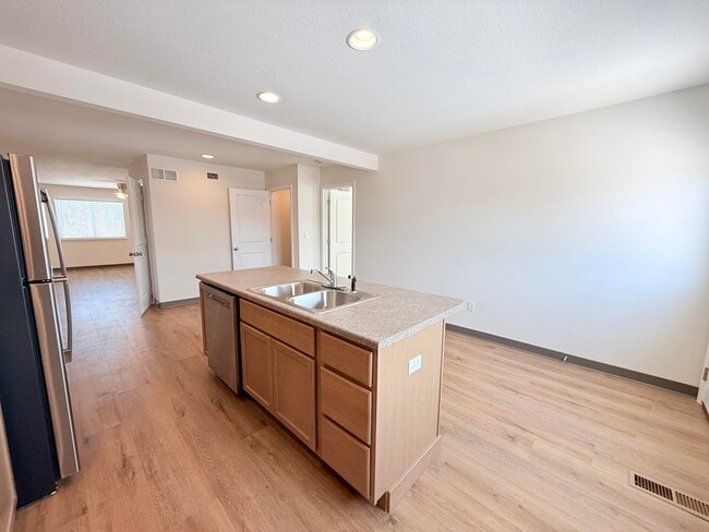 Building Photo - 8125 N Brown Station Rd