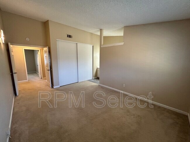 Building Photo - 825 Osprey Way