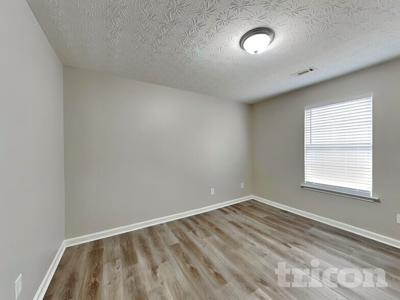 Building Photo - 60 Camden Pl