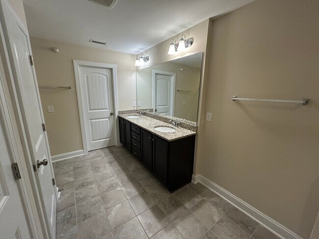 Building Photo - 261 Lexes Trail