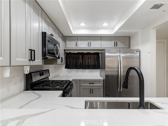 Building Photo - 550 Orange Ave