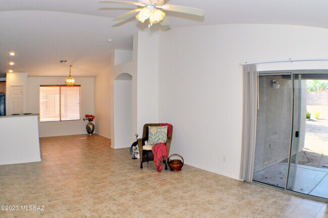 Building Photo - 5426 W Dove Mountain Park Rd