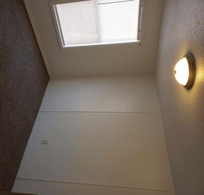 Building Photo - Beautifully Remodeled 2 Bdrm/2Ba Home with Water/Sewer/Garbage Paid