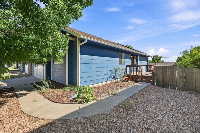 Building Photo - $2,300.95 with $300 Off the First Month's Rent - 3 Beds, 3 Bath, Single Family Home with Solar Pa...