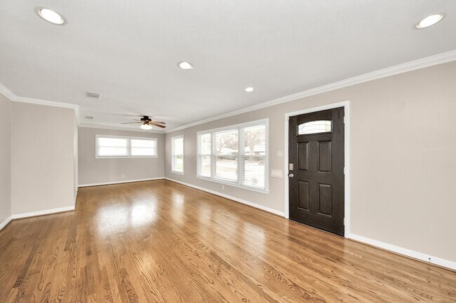 Building Photo - 3419 Norris Dr