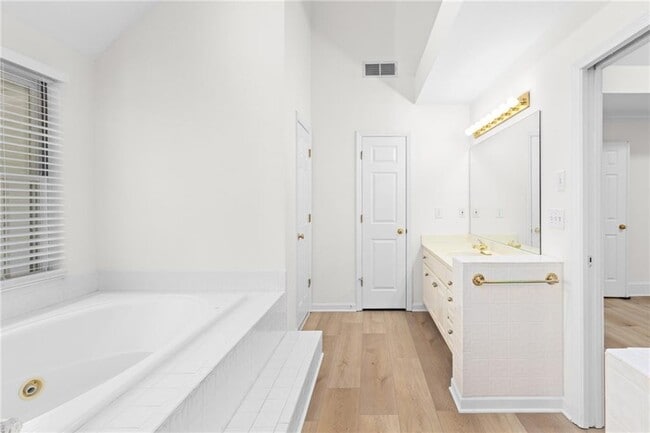 Building Photo - 5941 Wilbanks Dr