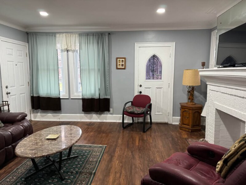 Building Photo - 2636 Pasadena St