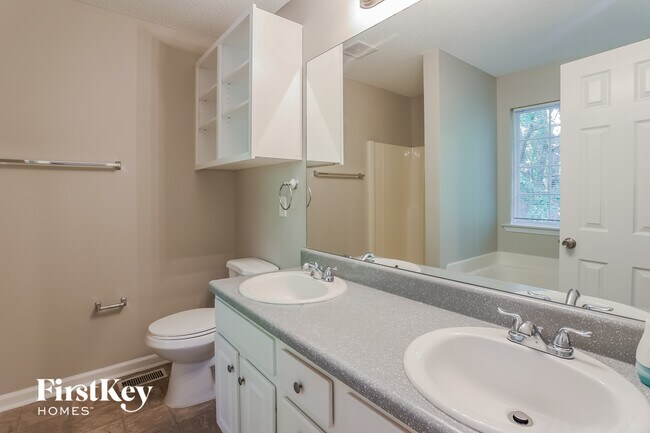 Building Photo - 7820 Capps Ferry Rd