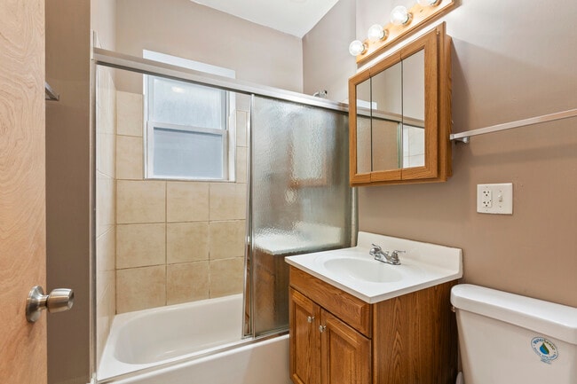 Building Photo - 323 Memorial Dr