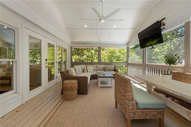 Building Photo - 4770 Chatworth Ct NE