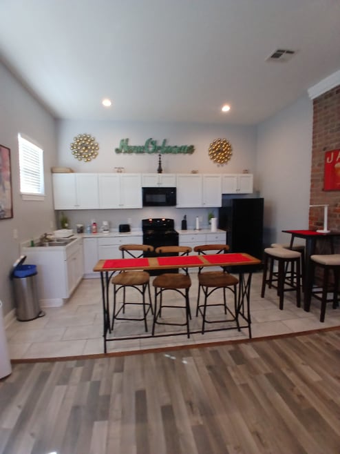 Building Photo - 1700 Frenchmen St