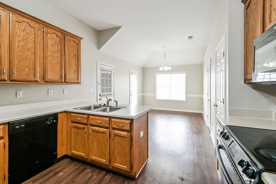 Building Photo - 4299 Rocky Top Cove