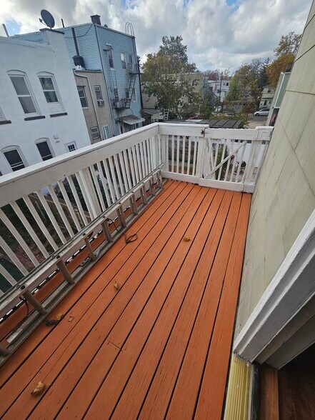 Building Photo - 189 Belvidere Ave