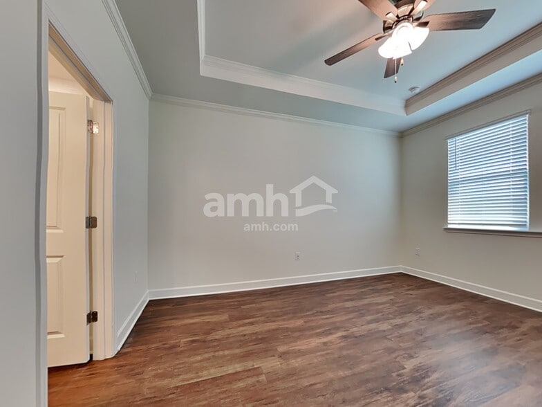 Building Photo - 1031 Tan Tara Trl