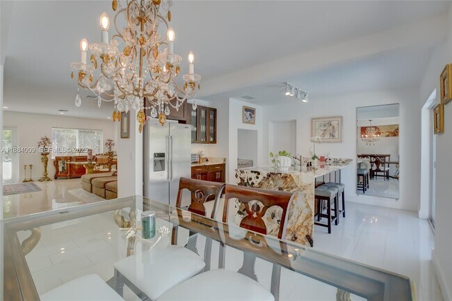 Building Photo - 2601 NE 11th Ct