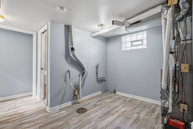 Building Photo - Newly Renovated 2 bedroom home in Carnegie available now!