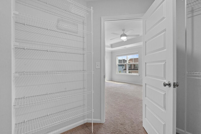 Building Photo - 837 Peony Ln