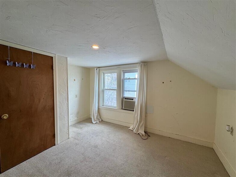 Building Photo - 57 Clarendon Ave