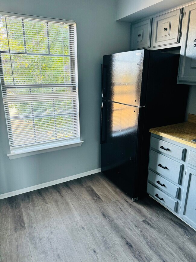 Kitchen - 127 Willow Turn