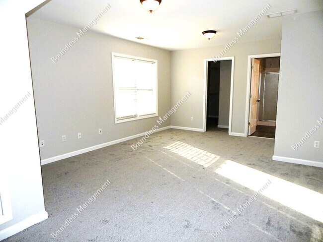 Building Photo - 2873 Cheney St