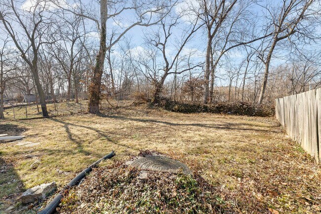 Building Photo - New Renovated Two Bed One Bath Home!!!