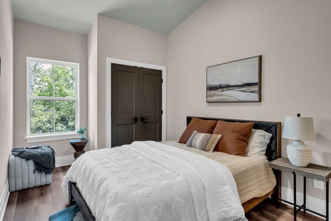 Building Photo - 3-bedroom 3.5 bathroom Home with Modern Am...