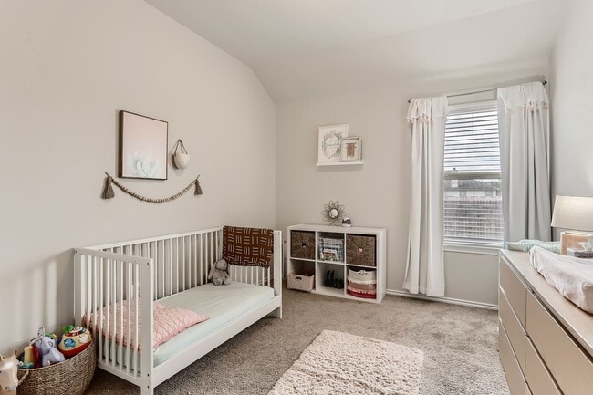 Building Photo - Charming 4BR/2BA One-Level Home with Moder...