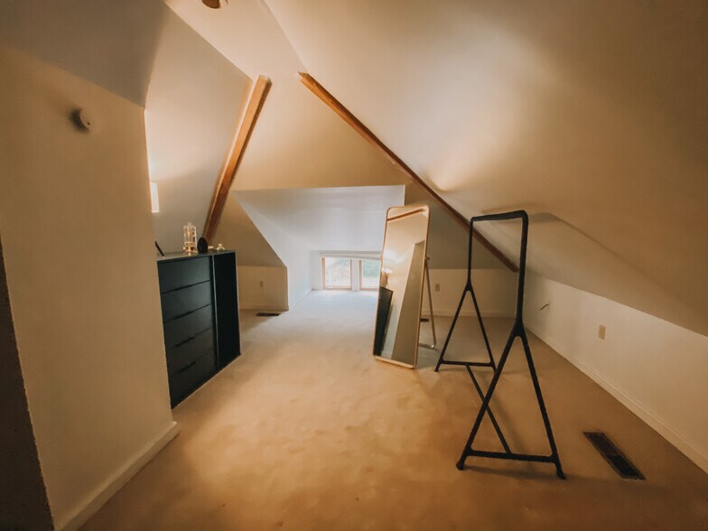 Bedroom - 2012 Harbert Ave