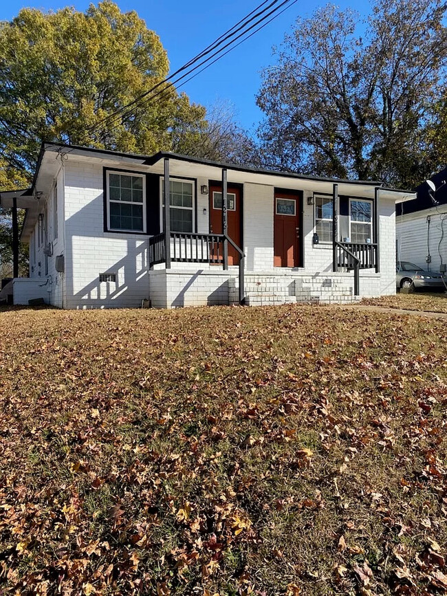 Building Photo - 1216 W Horah St