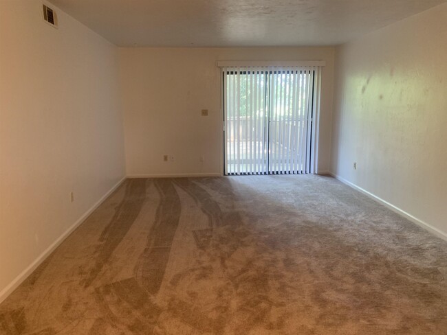Building Photo - 1598 Kay Ave