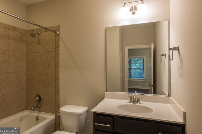 Building Photo - 921 Hickory Leaf Ct SE