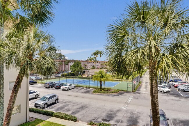 Building Photo - 2430 SW 81st Ave