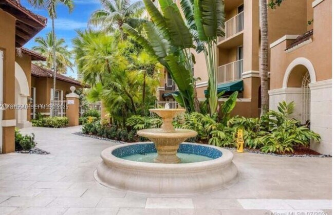 Building Photo - 19601 E Country Club Dr