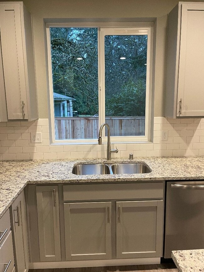 Building Photo - 6932 Liberty Ln