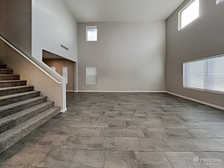 Building Photo - 5711 W Milada Dr