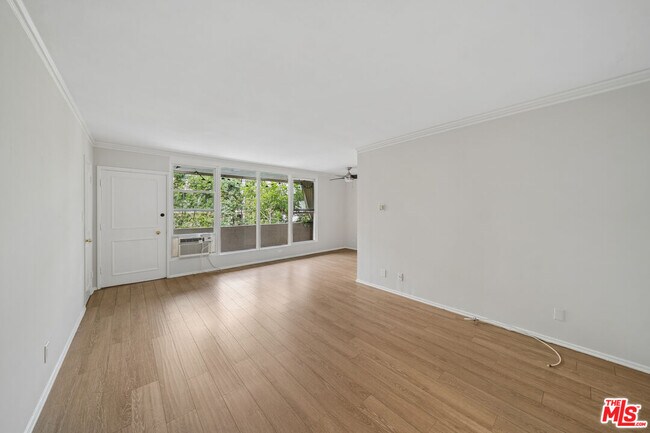 Building Photo - 1520 Hayworth Ave