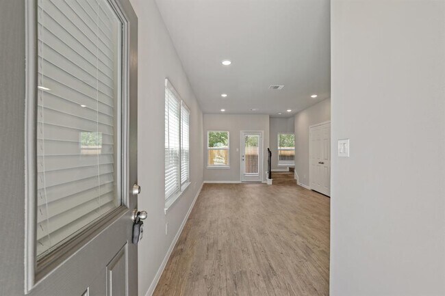 Building Photo - 13504 Axel Ln