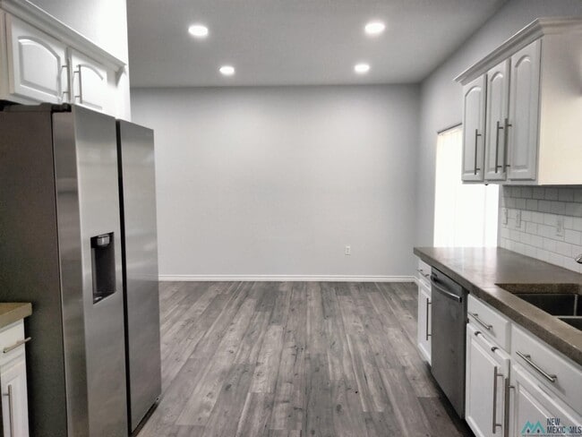 Building Photo - 2021 Hali Ln