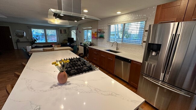 Building Photo - 2871 Loma Pl