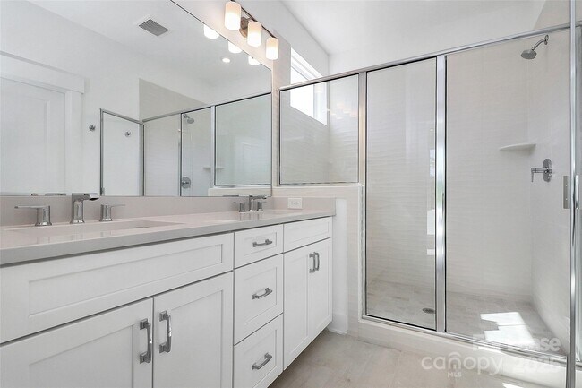 Building Photo - 1103 Kokomo Ln