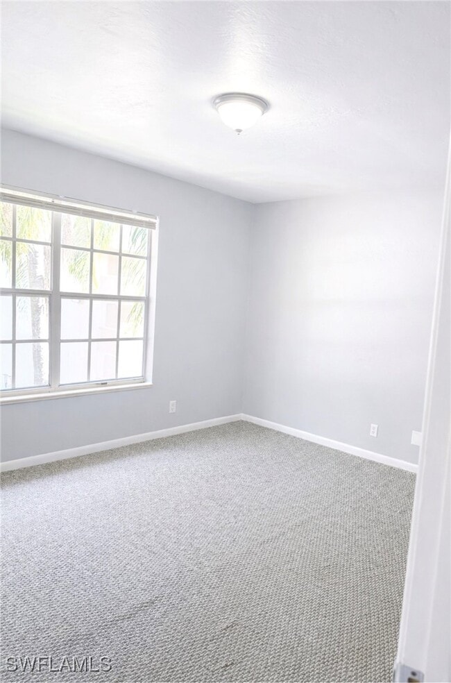 Building Photo - 5364 16th Pl SW