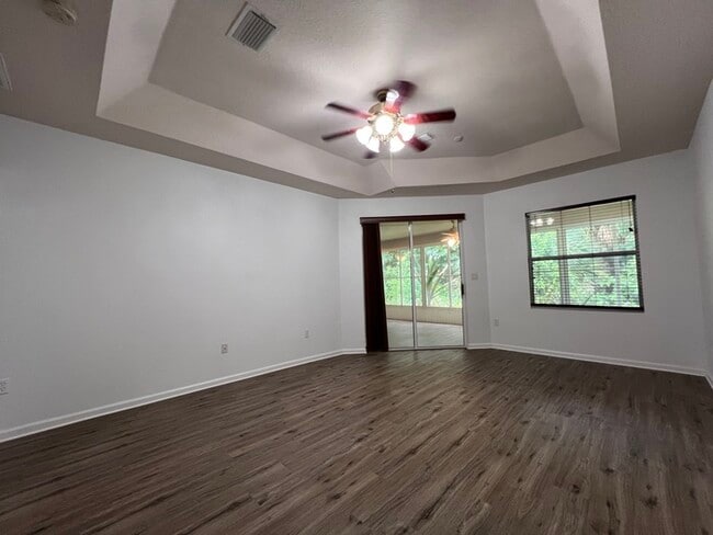 Building Photo - HUGE PRICE REDUCTION!! HOME IS READY FOR A...