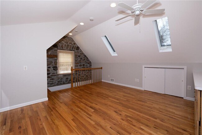 Building Photo - 1 High Hill Farm Pl