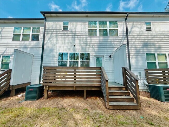 Building Photo - 3937 Acer Ct